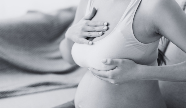Is it better to have breast implants before or after pregnancy?